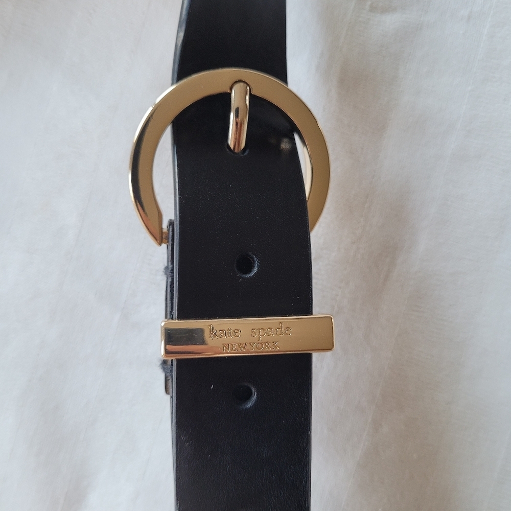 Kate Spade Black and Tan Belt with Gold Accent 45×1 1/4. - Picture 3 of 7